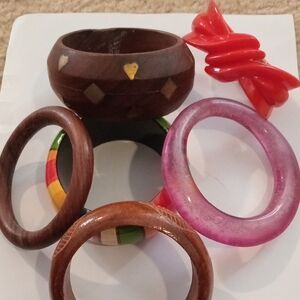 A Set of 6 Vintage Wooden And Celluloid Bangles. Hand Carved/painted. SB.39